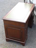 1960s Mahogany Pedestal Desk with Green Leather Inset on Top (3 of 3) 1960s Mahogany Pedestal Desk with Green Leather Inset on Top (3 of 3)