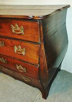 18th. Century Dutch Oak Bombe Chest (4 of 8) 18th. Century Dutch Oak Bombe Chest (4 of 8)