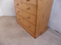 Cracking Victorian Extra Large Antique Pine 5 Drawer Chest of Drawers (3 of 10) Cracking Victorian Extra Large Antique Pine 5 Drawer Chest of Drawers (3 of 10)