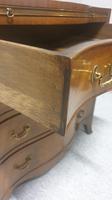 Outstanding Mahogany Serpentine Chest of Drawers of Small Proportions (8 of 8) Outstanding Mahogany Serpentine Chest of Drawers of Small Proportions (8 of 8)