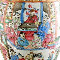 19th Century Chinese Canton Vase (5 of 8) 19th Century Chinese Canton Vase (5 of 8)