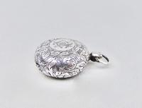 Exquisite Victorian Silver Single Sovereign Case by Minshull & Latimer, Birmingham 1896 (8 of 8) Exquisite Victorian Silver Single Sovereign Case by Minshull & Latimer, Birmingham 1896 (8 of 8)