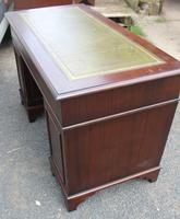 1960s Mahogany Pedestal Desk with Green Leather on Top (4 of 4) 1960s Mahogany Pedestal Desk with Green Leather on Top (4 of 4)