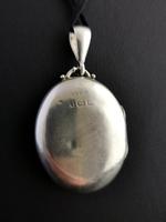 Antique Victorian Silver Locket, Aesthetic Era (11 of 13) Antique Victorian Silver Locket, Aesthetic Era (11 of 13)