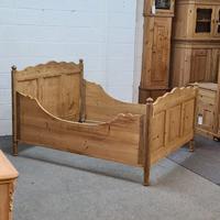 Large Old Pine Sleigh Bed (3 of 5) Large Old Pine Sleigh Bed (3 of 5)