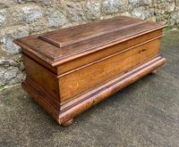 Beautiful 19th Century Blanket Box / Trunk (4 of 6) Beautiful 19th Century Blanket Box / Trunk (4 of 6)
