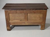 Well Patinated Early 18th Century Oak Kist (5 of 5) Well Patinated Early 18th Century Oak Kist (5 of 5)