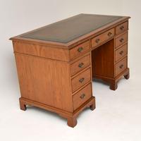 Antique Victorian Walnut Pedestal Desk (3 of 11) Antique Victorian Walnut Pedestal Desk (3 of 11)