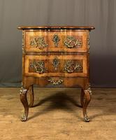 French Walnut Shaped Front Commode Chest (4 of 10) French Walnut Shaped Front Commode Chest (4 of 10)
