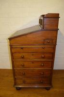 Victorian Mahogany Davenport attributed to Gillow (5 of 12) Victorian Mahogany Davenport attributed to Gillow (5 of 12)