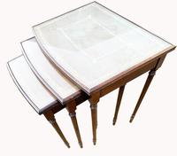 Nest of Three Mahogany Tables (4 of 5) Nest of Three Mahogany Tables (4 of 5)
