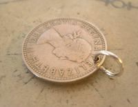 Vintage Pocket Watch Chain Fob 1963 Lucky Silver One Shilling Old 5d Coin Fob (6 of 7) Vintage Pocket Watch Chain Fob 1963 Lucky Silver One Shilling Old 5d Coin Fob (6 of 7)