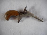 Small Blank Firing Flobert Pistol (2 of 4) Small Blank Firing Flobert Pistol (2 of 4)