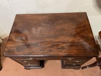 Quality Mid 18th Century Mahogany Kneehole Desk (4 of 7) Quality Mid 18th Century Mahogany Kneehole Desk (4 of 7)