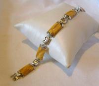 Vintage Silver Chinese Dragon Bracelet 1970s Meerschaum Stones 7 1/4" Length (5 of 10) Vintage Silver Chinese Dragon Bracelet 1970s Meerschaum Stones 7 1/4" Length (5 of 10)