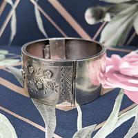 Antique Victorian Sterling Silver Aesthetic Movement Bangle, 1884 (5 of 9) Antique Victorian Sterling Silver Aesthetic Movement Bangle, 1884 (5 of 9)
