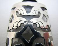 70s Retro Ari D Norman London Import Hallmarks Solid Sterling Silver Openwork Pierced Glass Vintage Scent Perfume Bottle (6 of 8) 70s Retro Ari D Norman London Import Hallmarks Solid Sterling Silver Openwork Pierced Glass Vintage Scent Perfume Bottle (6 of 8)