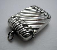 Good Quality CHESTER Antique Victorian 1899 Solid Sterling Silver English Wrythen Vesta Case Match Box. John Millward Banks (5 of 11) Good Quality CHESTER Antique Victorian 1899 Solid Sterling Silver English Wrythen Vesta Case Match Box. John Millward Banks (5 of 11)
