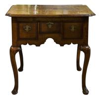 Queen Anne Oak & Walnut Crossbanded Lowboy (3 of 7) Queen Anne Oak & Walnut Crossbanded Lowboy (3 of 7)