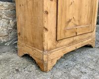 Small Antique Pine Wardrobe (10 of 15) Small Antique Pine Wardrobe (10 of 15)