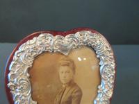 Antique Silver Heart Shaped Photo Frame (3 of 5) Antique Silver Heart Shaped Photo Frame (3 of 5)