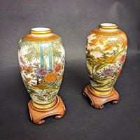 Pair of Chinese Vases on Stands (2 of 6) Pair of Chinese Vases on Stands (2 of 6)