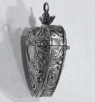 Large Edwardian Hanau Silver Heart Locket c1902 (3 of 6) Large Edwardian Hanau Silver Heart Locket c1902 (3 of 6)