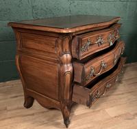 Superb Early 20th Century French Walnut Bombe Commode (9 of 9) Superb Early 20th Century French Walnut Bombe Commode (9 of 9)