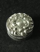 Late Victorian Silver Repousse Top Silver Pill Box (6 of 6) Late Victorian Silver Repousse Top Silver Pill Box (6 of 6)