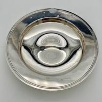 20th Century Modern Large Sterling Silver Armada Dish London 1994 Mappin & Webb (5 of 7) 20th Century Modern Large Sterling Silver Armada Dish London 1994 Mappin & Webb (5 of 7)