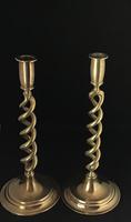 Pair of Late Victorian Brass Spiral Candlesticks (3 of 5) Pair of Late Victorian Brass Spiral Candlesticks (3 of 5)