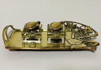 Art Nouveau Brass Geschutzt Desk Stand