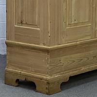 Deep antique double pine wardrobe (4 of 7) Deep antique double pine wardrobe (4 of 7)