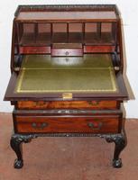 1900's Small Neat Mahogany Bureau with Green Leather (3 of 5) 1900's Small Neat Mahogany Bureau with Green Leather (3 of 5)