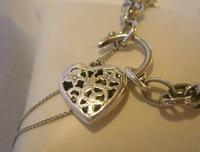 Vintage Silver Bracelet 1970s Ornate Heart Padlock 7 1/2" Length 13.3 Grams (8 of 11) Vintage Silver Bracelet 1970s Ornate Heart Padlock 7 1/2" Length 13.3 Grams (8 of 11)