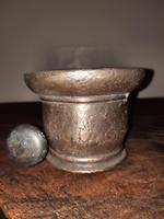English Elizabethan Bronze Mortar And Pestle c.1600 A.D. (7 of 9) English Elizabethan Bronze Mortar And Pestle c.1600 A.D. (7 of 9)