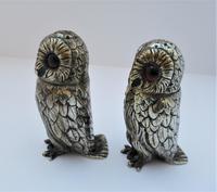 Charming Pair of Victorian EPNS Owl Pepperettes (8 of 9) Charming Pair of Victorian EPNS Owl Pepperettes (8 of 9)