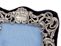 Small William Comyns Silver Photo or Picture Frame Decorated with Cherubs, Scrolls and Flowers (3 of 5) Small William Comyns Silver Photo or Picture Frame Decorated with Cherubs, Scrolls and Flowers (3 of 5)