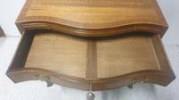 Outstanding Mahogany Serpentine Chest of Drawers of Small Proportions (7 of 8) Outstanding Mahogany Serpentine Chest of Drawers of Small Proportions (7 of 8)