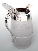 Barrel Shaped Silver Plated & Cut Glass Water or Beer Jug (3 of 3) Barrel Shaped Silver Plated & Cut Glass Water or Beer Jug (3 of 3)