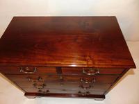 Small George III Cuban Mahogany Chest of Drawers (2 of 8) Small George III Cuban Mahogany Chest of Drawers (2 of 8)