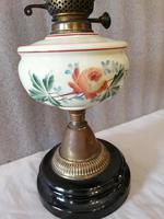 Attractive Victorian Oil Lamp (2 of 2) Attractive Victorian Oil Lamp (2 of 2)