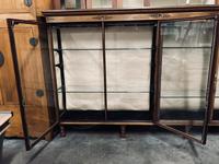 Shop Display Cabinet (13 of 21) Shop Display Cabinet (13 of 21)