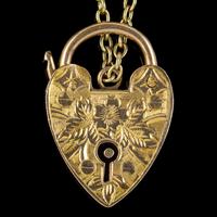 Antique Victorian Curb Bracelet 9ct Gold Heart Padlock c.1900 (4 of 4) Antique Victorian Curb Bracelet 9ct Gold Heart Padlock c.1900 (4 of 4)
