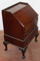 1900's Small Neat Mahogany Bureau with Green Leather (4 of 5) 1900's Small Neat Mahogany Bureau with Green Leather (4 of 5)
