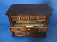 Victorian mahogany miniature chest of drawers (5 of 18) Victorian mahogany miniature chest of drawers (5 of 18)