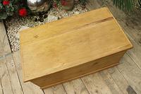 Lovely Restored Pine Blanket Box / Chest / Trunk / Coffee Table (4 of 8) Lovely Restored Pine Blanket Box / Chest / Trunk / Coffee Table (4 of 8)