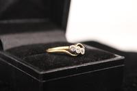 18ct Gold & Diamond Ring, size K, weighing 2.1g (4 of 6) 18ct Gold & Diamond Ring, size K, weighing 2.1g (4 of 6)