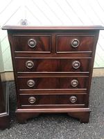 Pair of Small Mahogany Bedside Chest Drawers (10 of 11) Pair of Small Mahogany Bedside Chest Drawers (10 of 11)