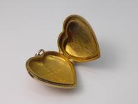 Edwardian 9ct Gold & Seed Pearl Locket (3 of 5) Edwardian 9ct Gold & Seed Pearl Locket (3 of 5)